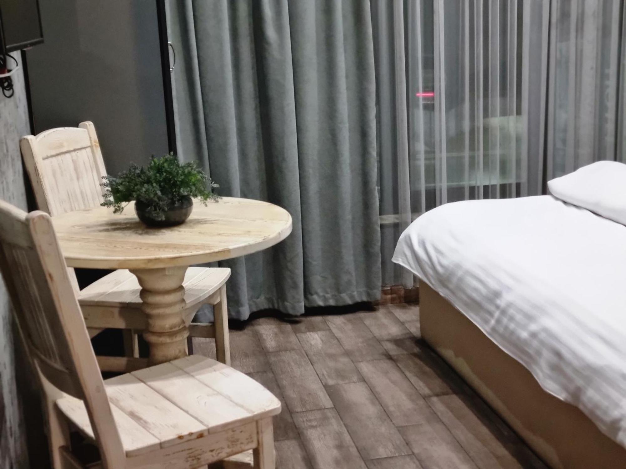 Day Inn Hotel Ереван Екстериор снимка