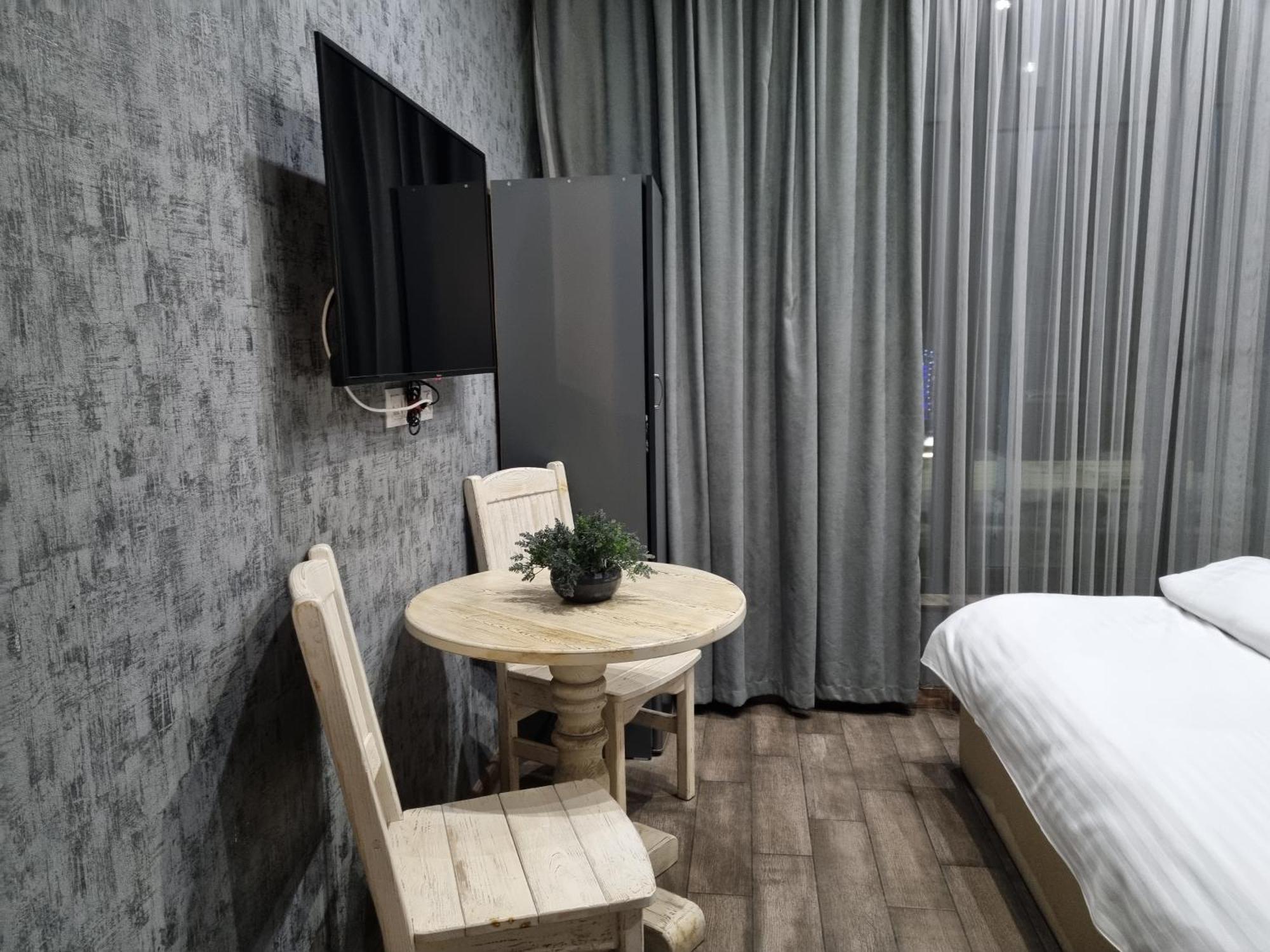 Day Inn Hotel Ереван Екстериор снимка