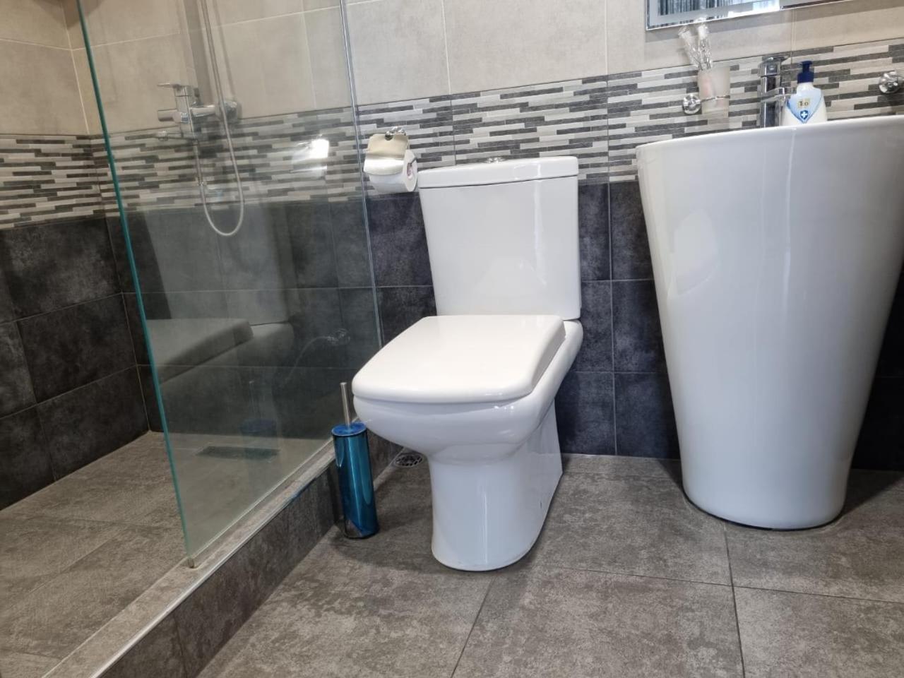 Day Inn Hotel Ереван Екстериор снимка