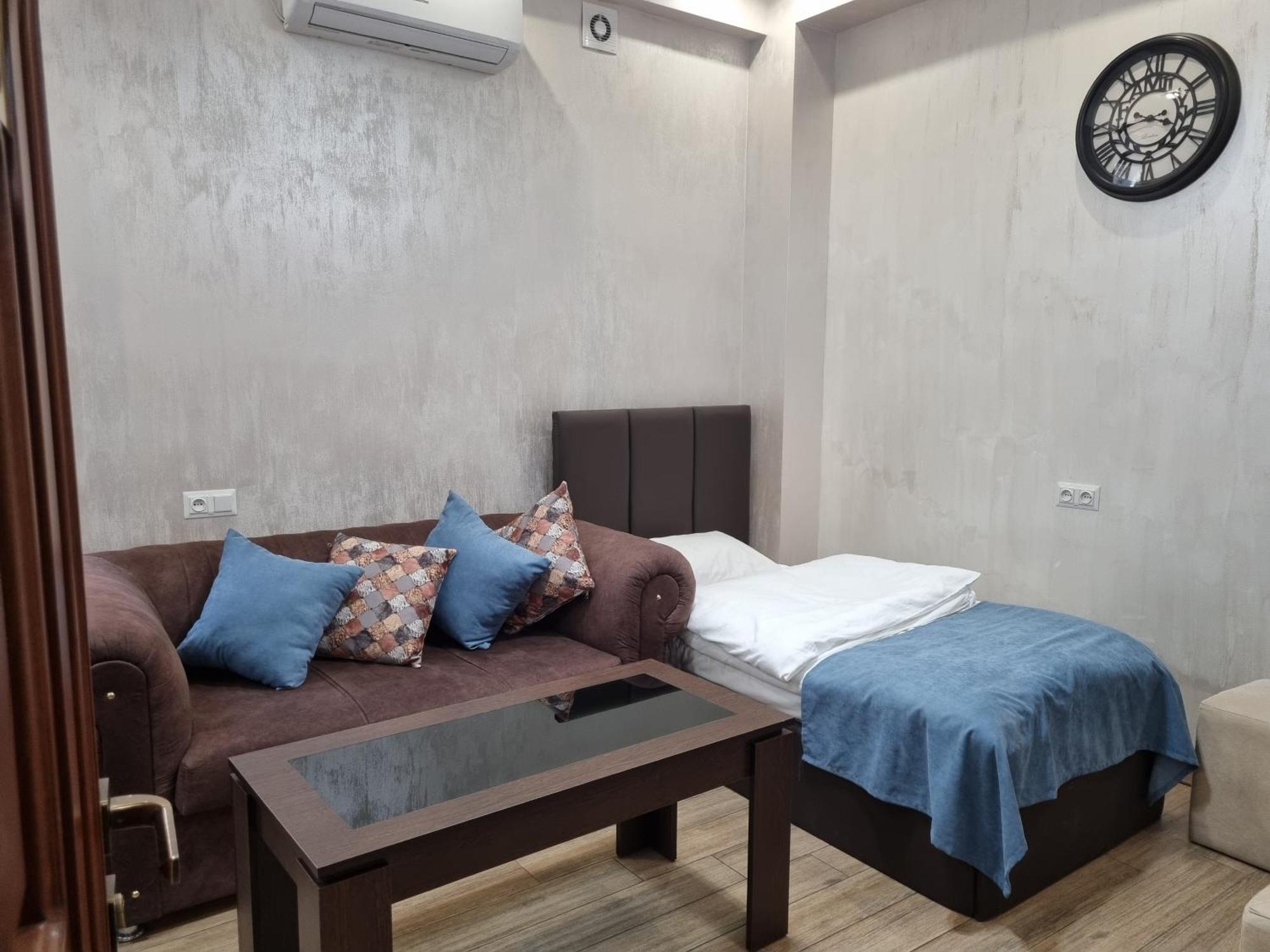 Day Inn Hotel Ереван Екстериор снимка