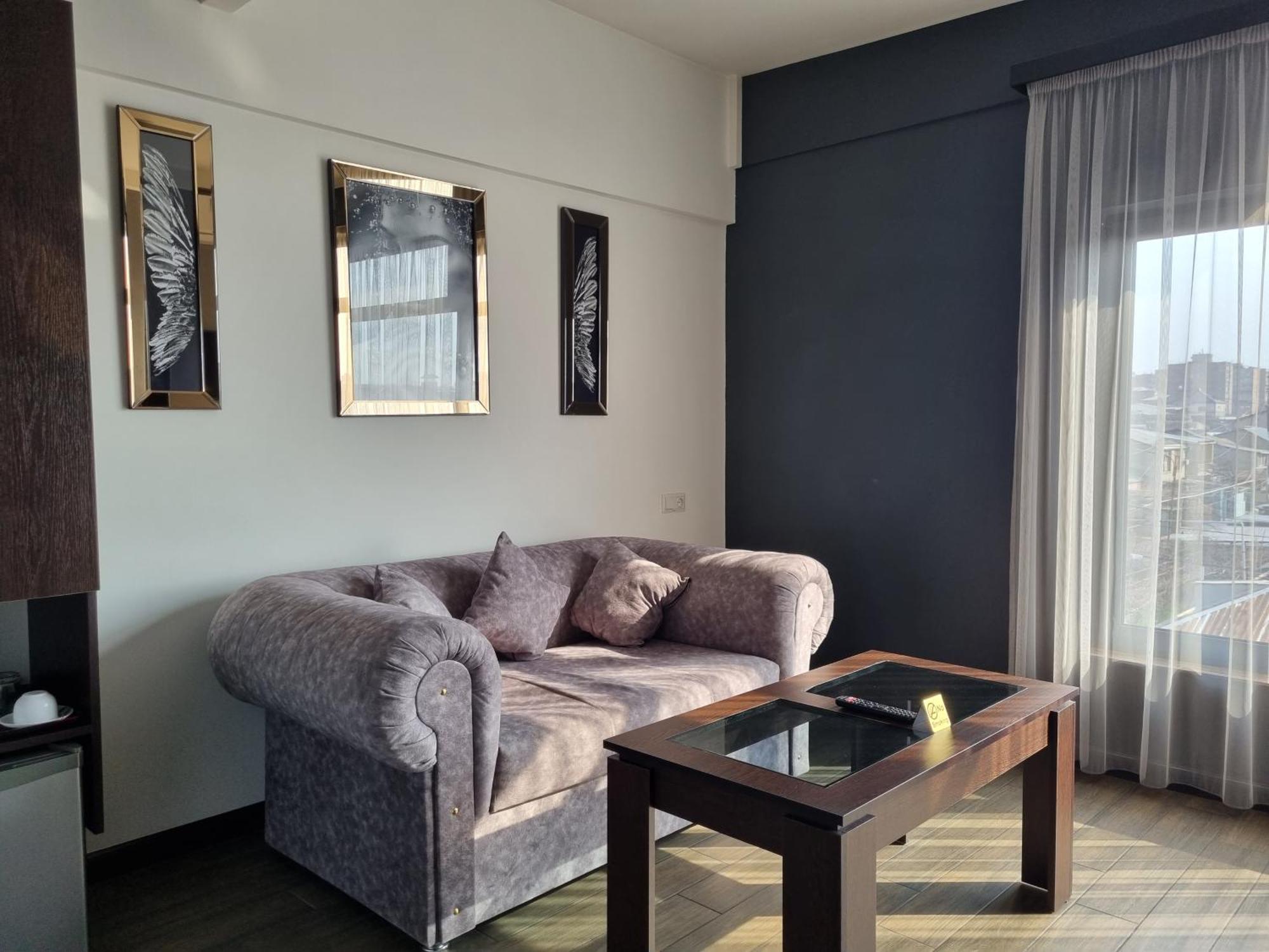 Day Inn Hotel Ереван Екстериор снимка