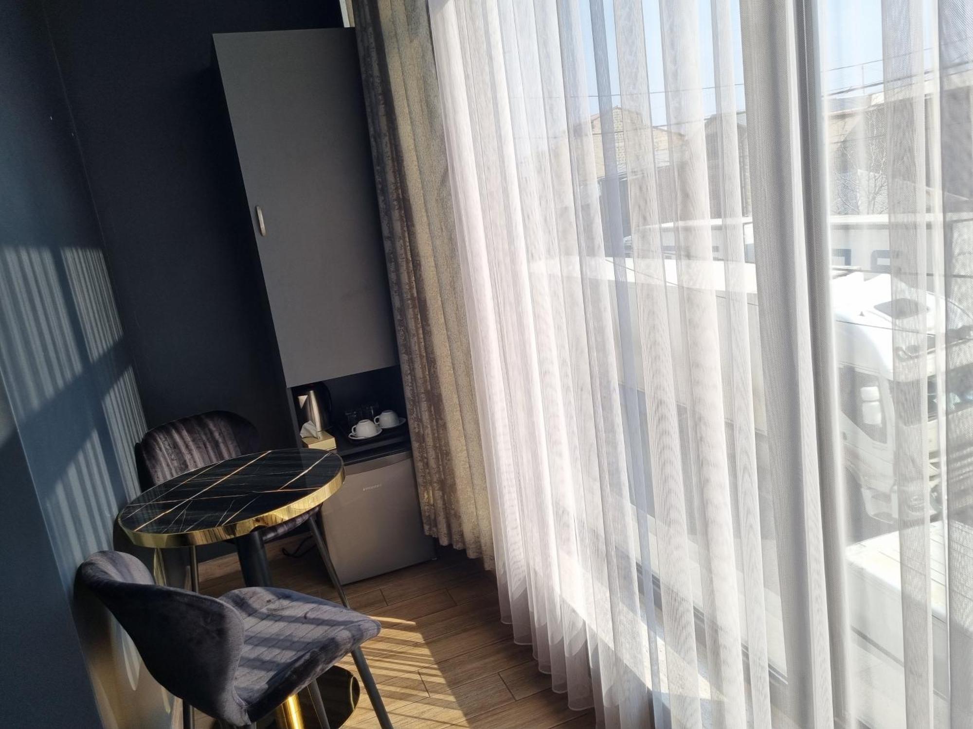 Day Inn Hotel Ереван Екстериор снимка