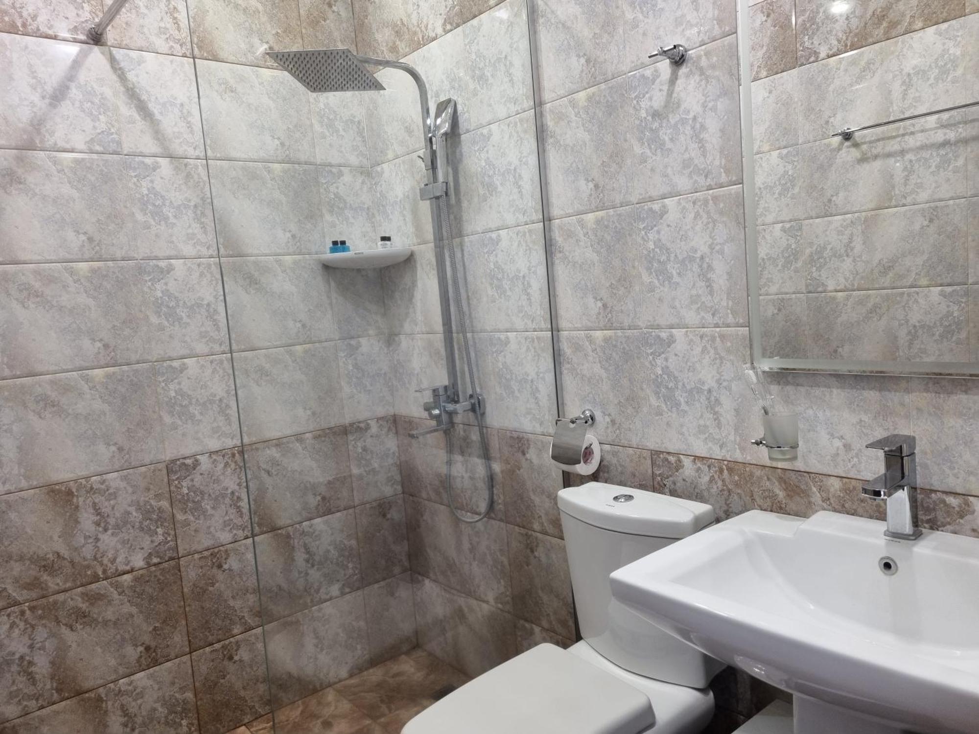 Day Inn Hotel Ереван Екстериор снимка
