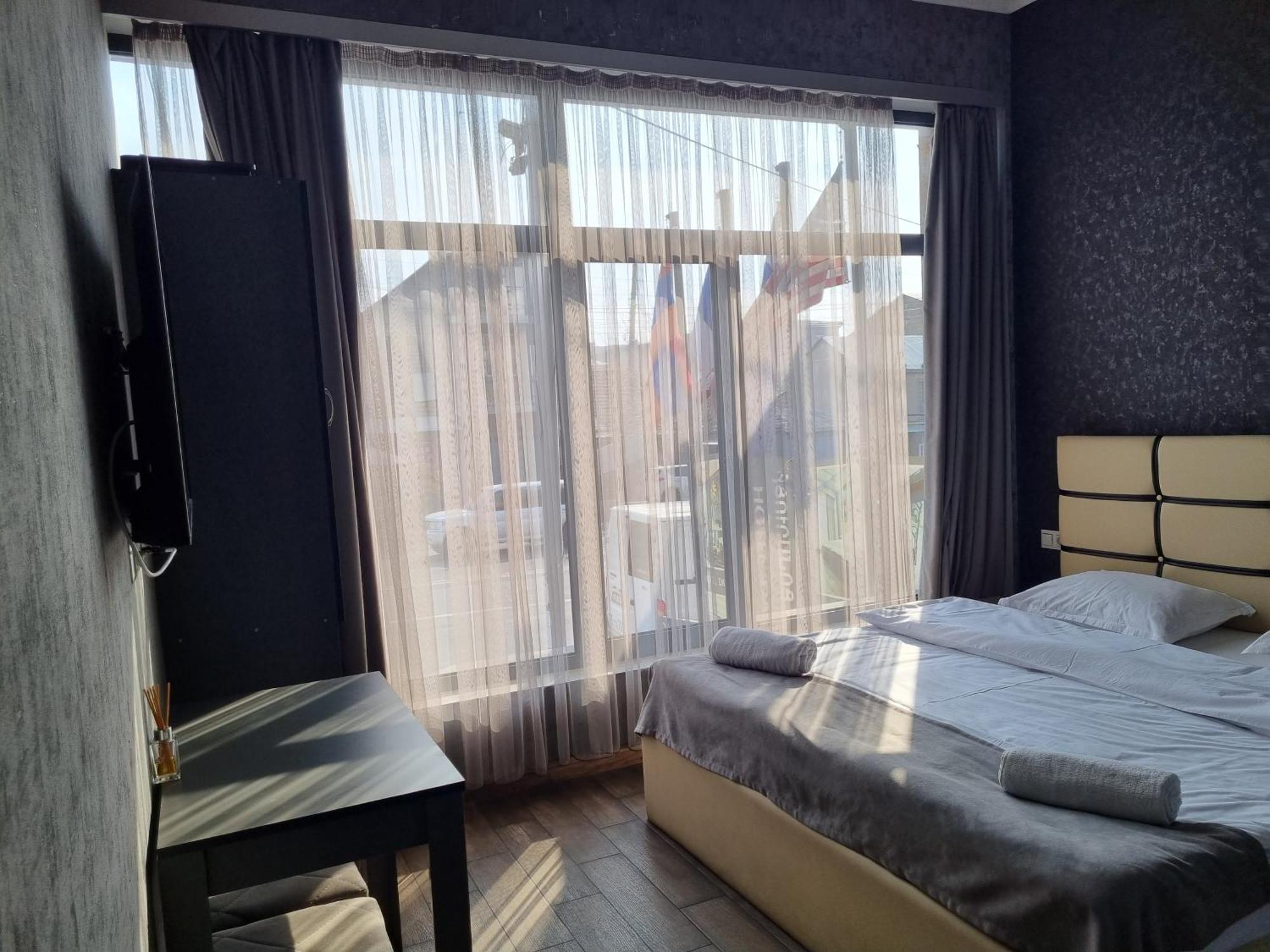 Day Inn Hotel Ереван Екстериор снимка